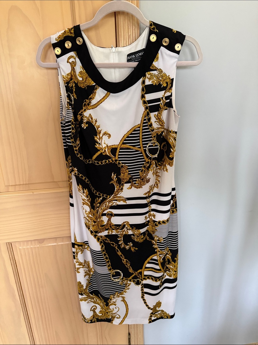 Frank Lyman Montreal Baroque Chain Print Sheath Dress Gold Button Size 8